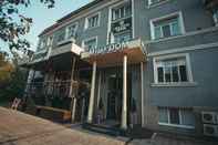 Luar Bangunan Mildom Hotel