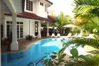 Swimming Pool Rumah Putih near KLIA & Xiamen University