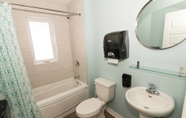 In-room Bathroom 7 Chalets Lanaudiere