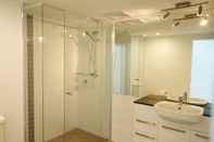 In-room Bathroom Q Resorts Paddington
