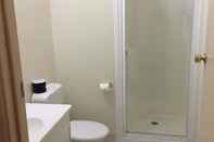 Toilet Kamar Evancourt Motel