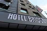 ภายนอกอาคาร Hotel Bridge