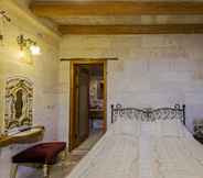 Kamar Tidur 7 Mithra Cave Hotel - Special Class