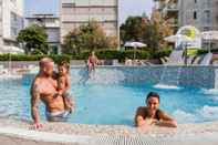 Swimming Pool Hotel Luxor