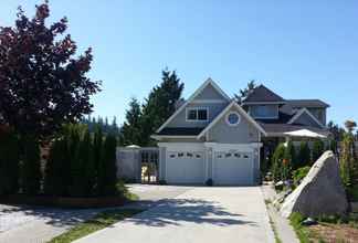 Exterior 4 Above The Inlet B&B and Vacation Rental