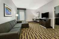 Common Space La Quinta Inn & Suites by Wyndham Houston Humble Atascocita