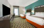 Kamar Tidur 4 La Quinta Inn & Suites by Wyndham Houston Humble Atascocita