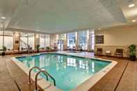 Swimming Pool Hilton Garden Inn Woodbridge
