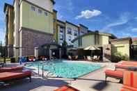 Swimming Pool Hampton Inn & Suites Phoenix Tempe