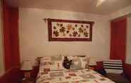 Bilik Tidur 4 Our Valley View Bed & Breakfast