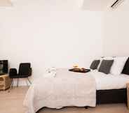 Bedroom 4 Short Stay Group Gracia Serviced Apartments