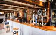Bar, Kafe, dan Lounge 2 De Trafford Hotel by Greene King Inns