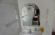 In-room Bathroom 7 Hibis Resort