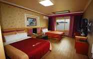 Kamar Tidur 4 Hotel Sun House