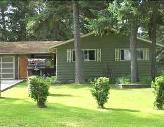 Exterior 2 Auberge Kicking Horse B&B and Guest House