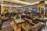 Bar, Cafe and Lounge Mayfair Palm Beach Resort