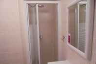 In-room Bathroom Lagos City Center Guest House & Hostel