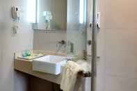 In-room Bathroom Ibis Wuxi Xihui Park