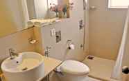 Toilet Kamar 4 Hotel Clarks Collection Bhavnagar