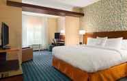 Bedroom 4 Fairfield Inn & Suites Bristol