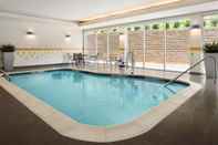 Swimming Pool Fairfield Inn & Suites Bristol