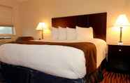 Bedroom 7 Cobblestone Inn & Suites - Fort Madison