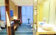 In-room Bathroom 2 Jinjiang Metropolo Hotel Fuzhou Cangshan Wanda Plaza