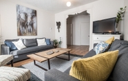 Common Space 7 MTLVacationRentals - The MTL Zoo