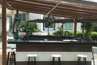 Bar, Kafe, dan Lounge Straits View Hotel