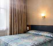 Kamar Tidur 4 Mitre House Hotel