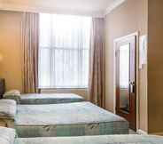 Kamar Tidur 2 Mitre House Hotel