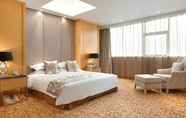 Bedroom 6 Ramada Plaza Chuzhou