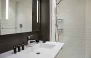 In-room Bathroom 7 AC Hotel by Marriott Miami Beach