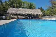 Swimming Pool Hotel El Quemaito