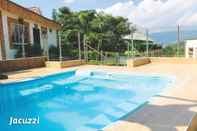 Swimming Pool Hotel Palmera Real