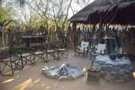 บาร์ คาเฟ่ และเลานจ์ Quatermain's 1920's Safari Camp - Amakhala Game Reserve