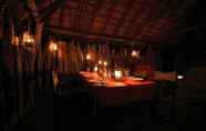 ร้านอาหาร 6 Quatermain's 1920's Safari Camp - Amakhala Game Reserve