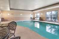 Swimming Pool MainStay Suites