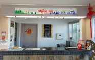 Lobby 5 Alpine Inn & Suites