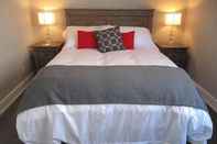 Bedroom Sequel inn Creemore