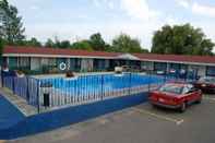 Swimming Pool Space Motel