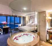 In-room Bathroom 4 Kasion International Hotel Yiwu