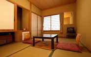 ห้องนอน 2 Kusatsu Onsen Pension Mitomo