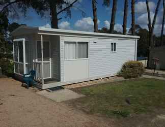 Exterior 2 Lakes Caravilla Caravan Park