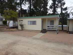 Exterior 4 Lakes Caravilla Caravan Park