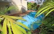 Swimming Pool 6 Bayshores Holiday Apartments