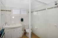 In-room Bathroom Blue River Apartments - Wooli Ocean - Waterfront
