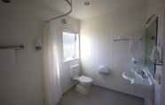 Toilet Kamar 5 Motel Oasis, Gisborne