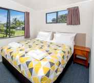 Bedroom 2 Tasman Holiday Parks – Beachaven