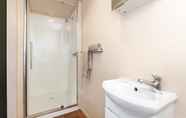 In-room Bathroom 2 Discovery Parks - Cloncurry